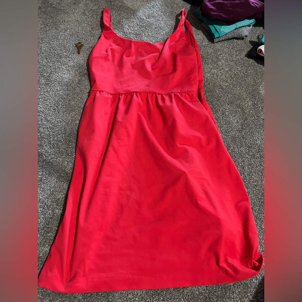 Red sleeveless dress with pockets!